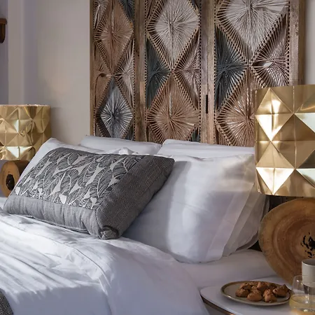 White & Co. Exclusive Island Hotel
